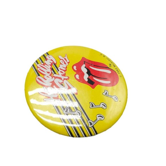 The Rolling Stones Lips Tongue Yellow Red Brooch Pin (J) - Picture 2 of 4